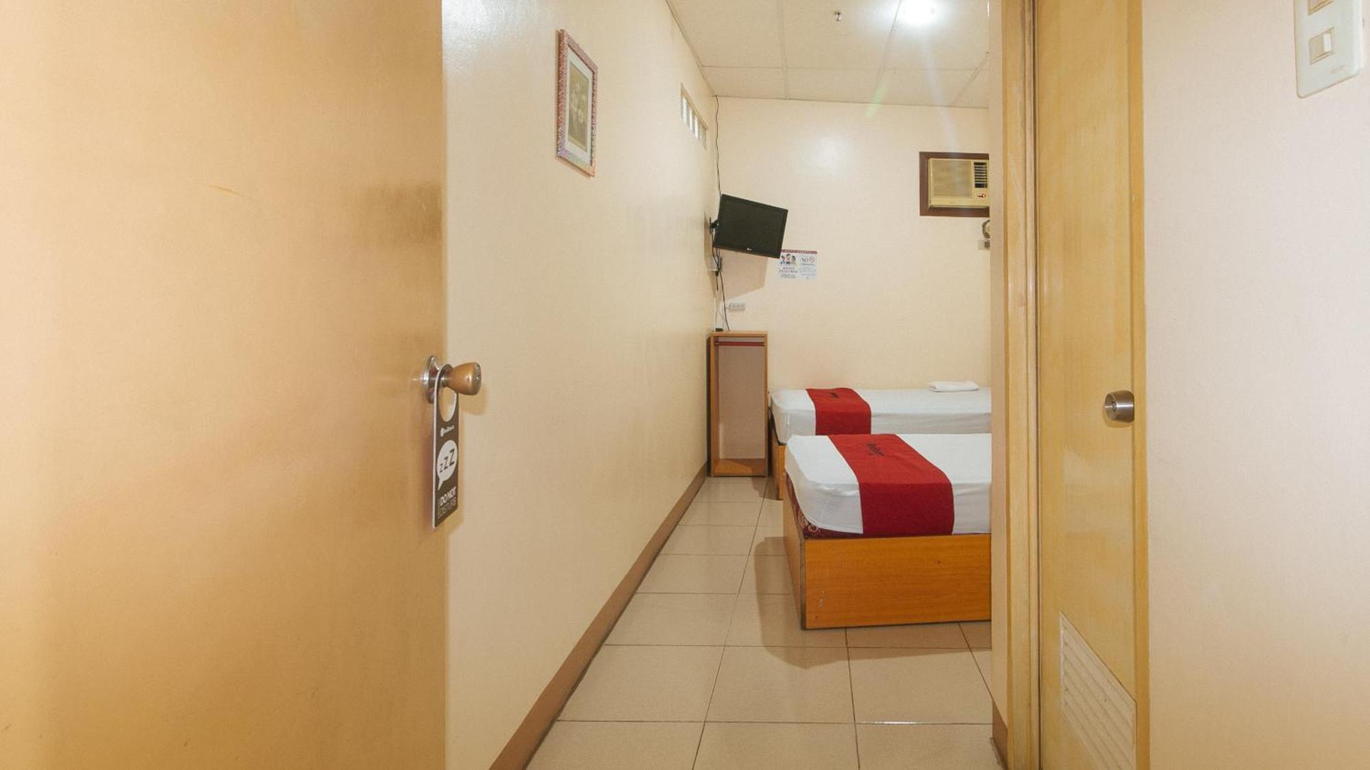 Reddoorz @ Asiana Pension Inn Mandaue Eksteriør billede