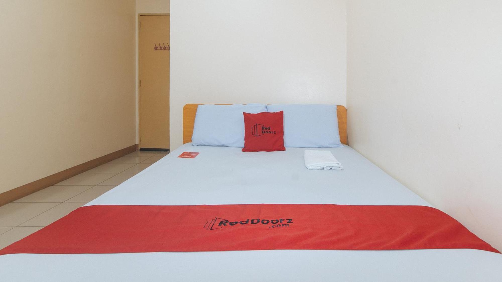 Reddoorz @ Asiana Pension Inn Mandaue Eksteriør billede