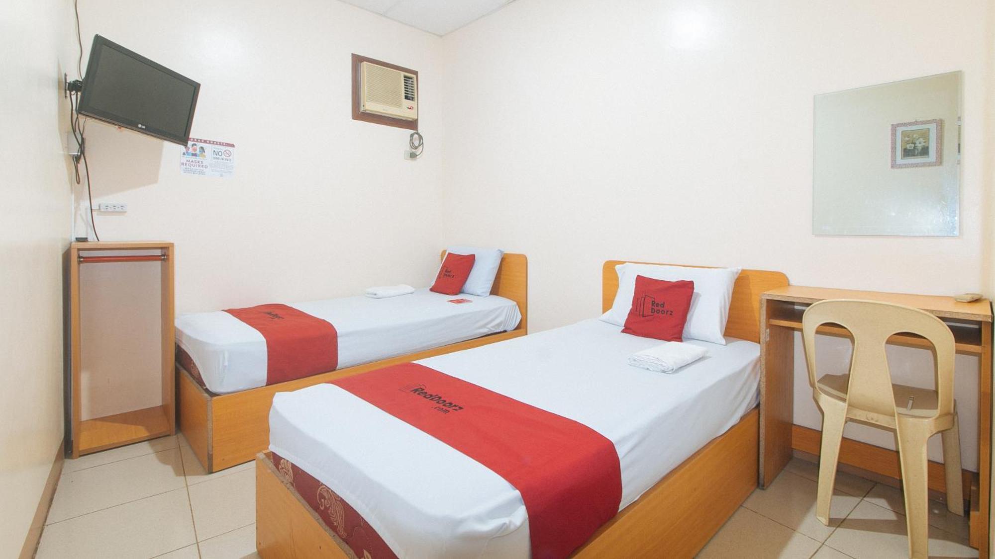 Reddoorz @ Asiana Pension Inn Mandaue Eksteriør billede